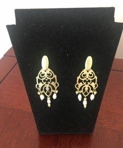 Aros Bañados en Oro con Piedras Naturales D1461