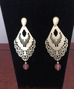 Aros Bañados en Oro con Piedras Naturales D1575
