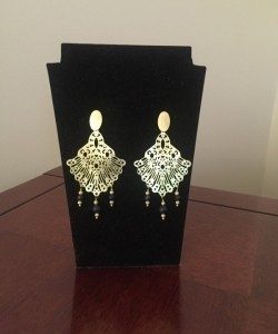 Aros Bañados en Oro con Piedras Naturales D1630