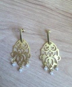 Aros Bañados en Oro con Piedras Naturales D1757