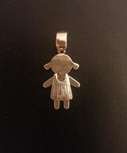 Niña Bañada en Oro con Peltre H8002