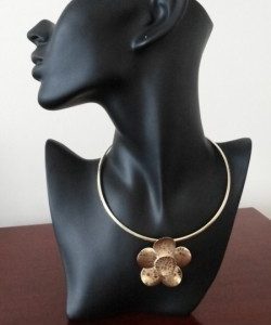 Colgante Flor Bañado en Oro G7001