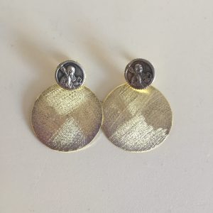 Aros Bañados en Oro con Peltre ( Base con el Sagrado Corazón )