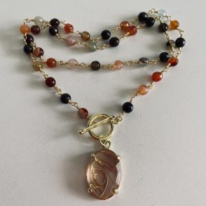 Collar Bañado en Oro con Piedras Naturales y Virgen de Cristal 50 cm.