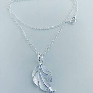 Collar Hoja Bañado en Plata de 45y 50 Cm..