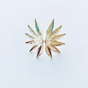 Aros Medio Pétalo Enchapados en Oro 4,3 CM.