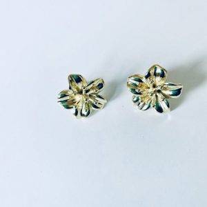 Aros Flor Enchapados en Oro 2,7 Cm.