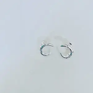 Aros Media Luna con Circones Enchapados en Plata 1,7 Cm.