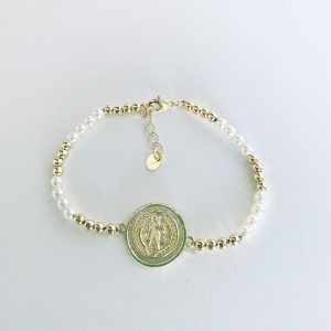 Pulsera con Perla shell, Balines Medalla San Benito Enchapada en Oro