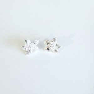 Aros Flor Enchapados en Plata 2,7 Cm.