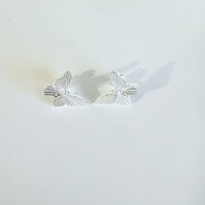 Aros Mariposa Enchapados en Plata 2 Cm.