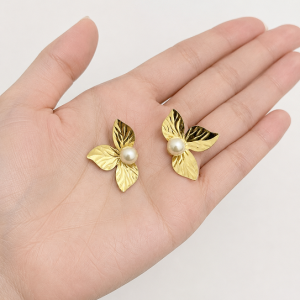 Aros Enchapados en Oro con Perla 4 Cm.